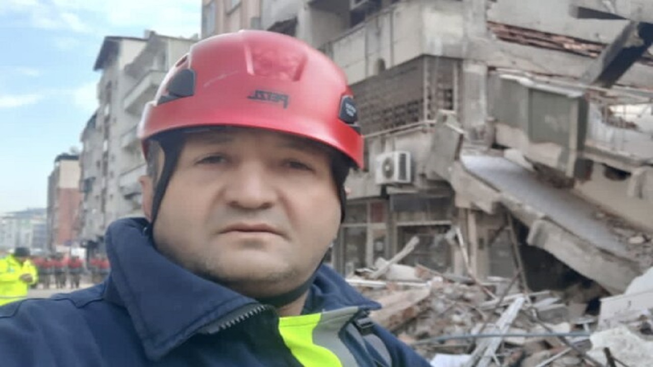 روایتی از حضور یک امدادگر ایرانی در ترکیه به درخواست همسرش با فروش النگوی آن