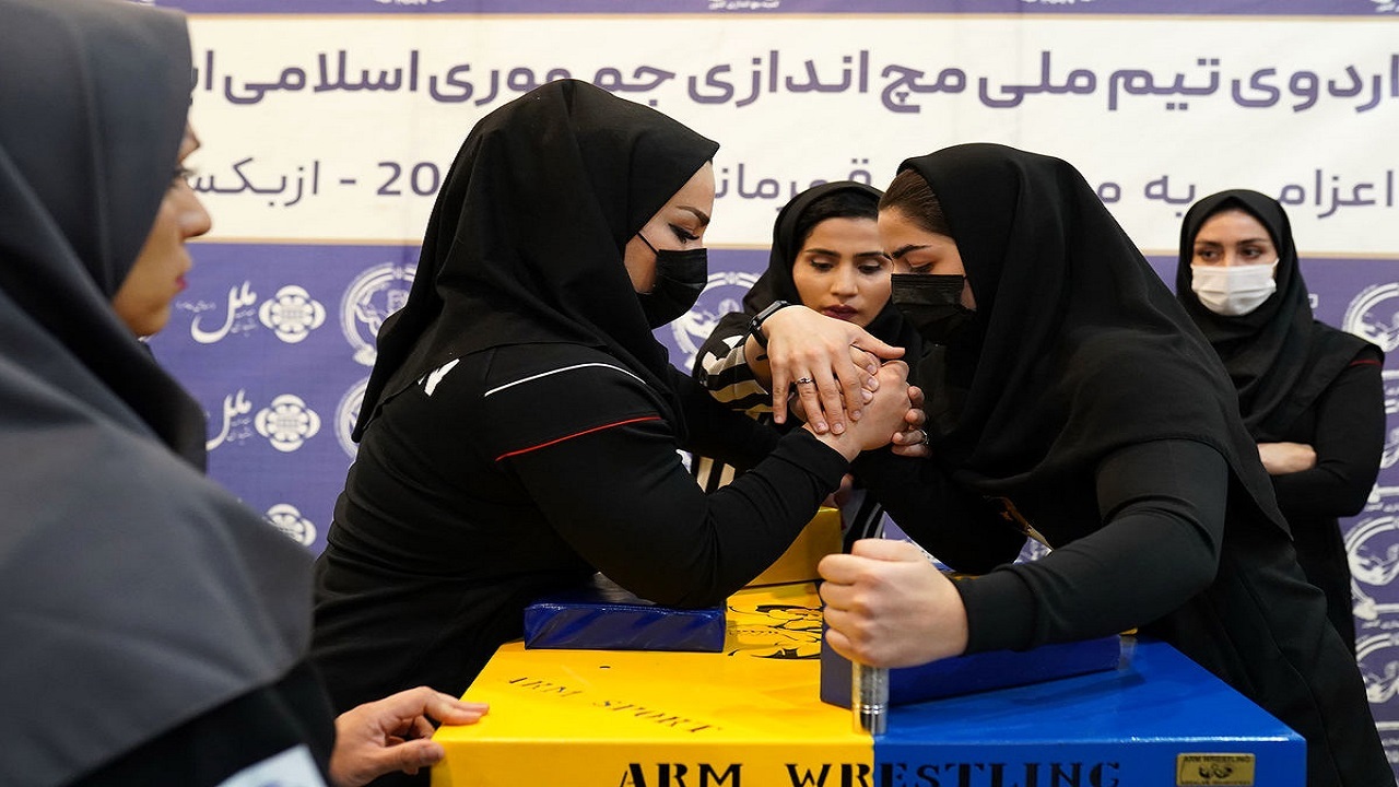 تیم مچ اندازی بانوان مهریز مدال‌های رنگارنگ درو کردند