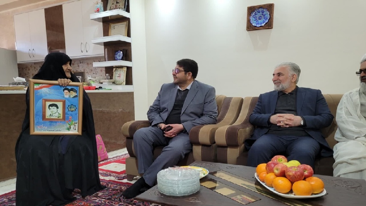 حضور رئیس سازمان زندان‌ها در منزل شهید تفرشی