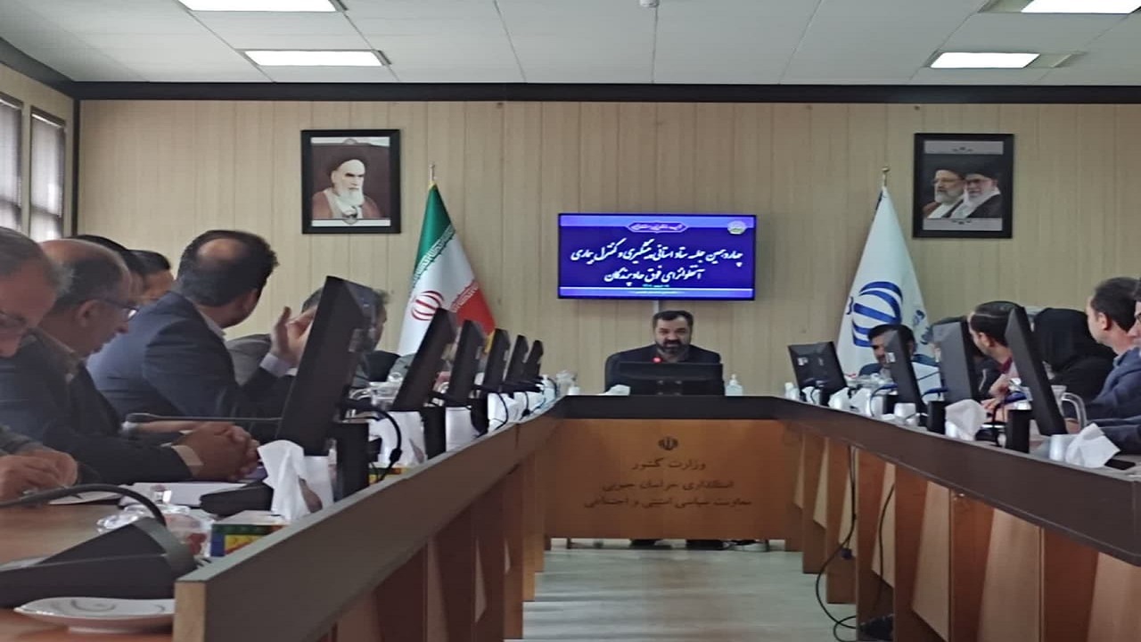 مصوبات ستادهای استانی نباید روی زمین بماند
