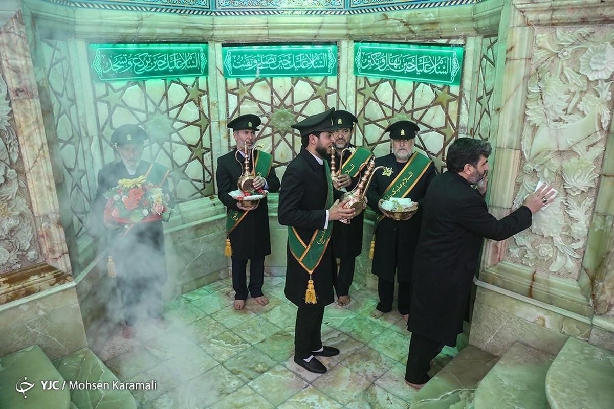 مراسم عمامه گذاری طلاب در روز نیمه شعبان