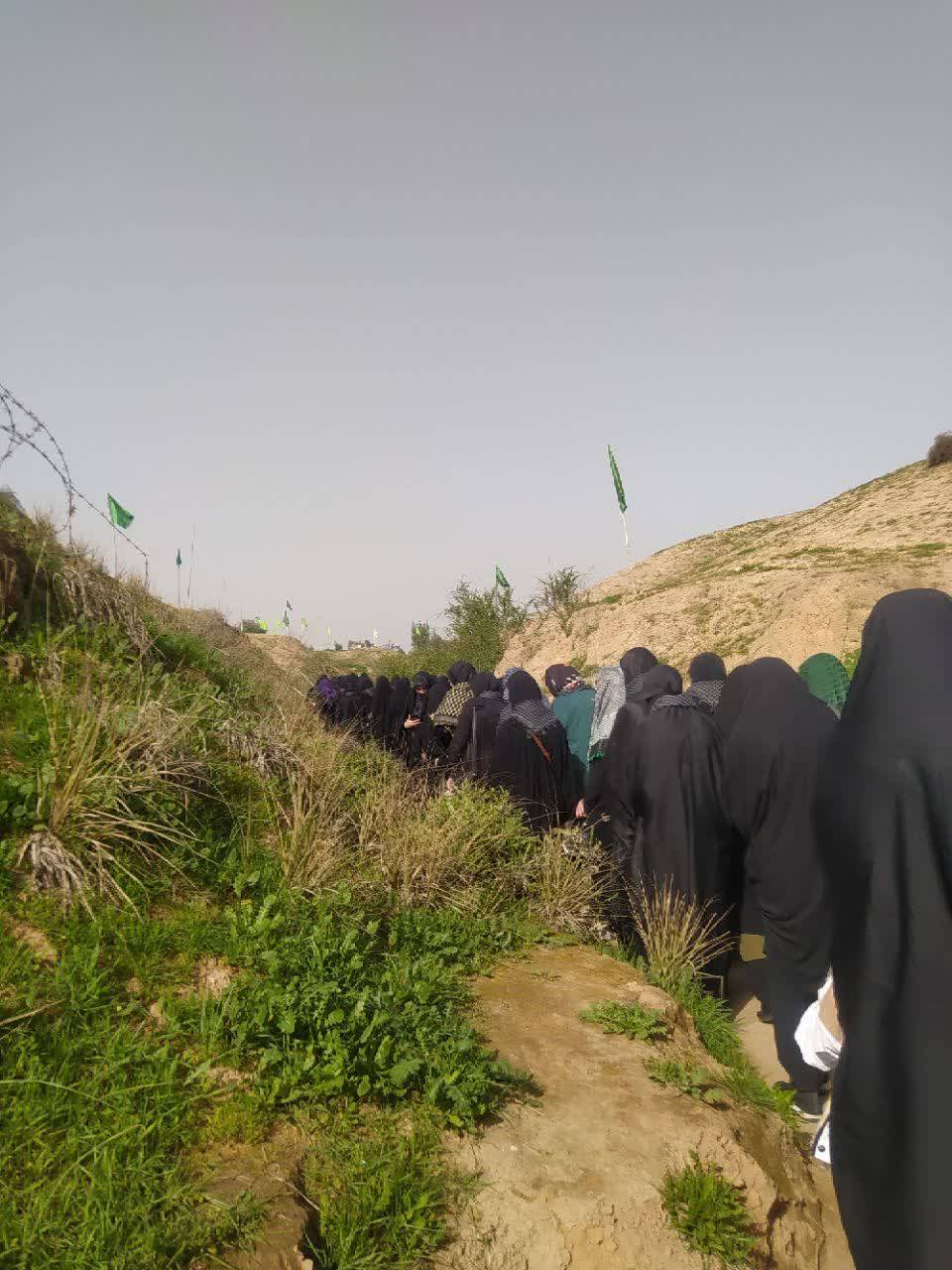 حضور بانوان بسیجی در مناطق جنگ