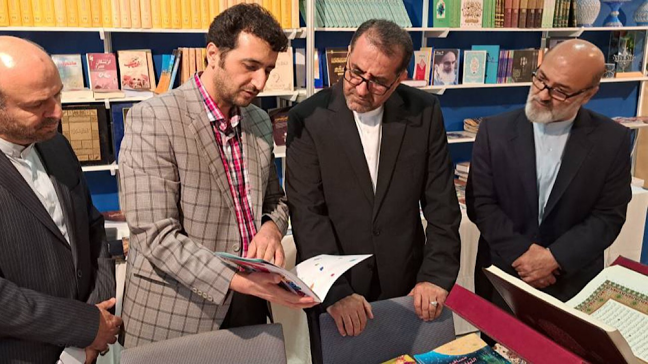 راه‌اندازی مرکز آموزش زبان فارسی در عمان