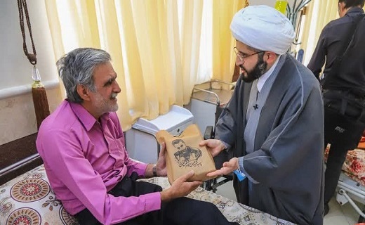 دیدار جمعی از پرسنل هلال احمر با جانبازان استان یزد+تصویر
