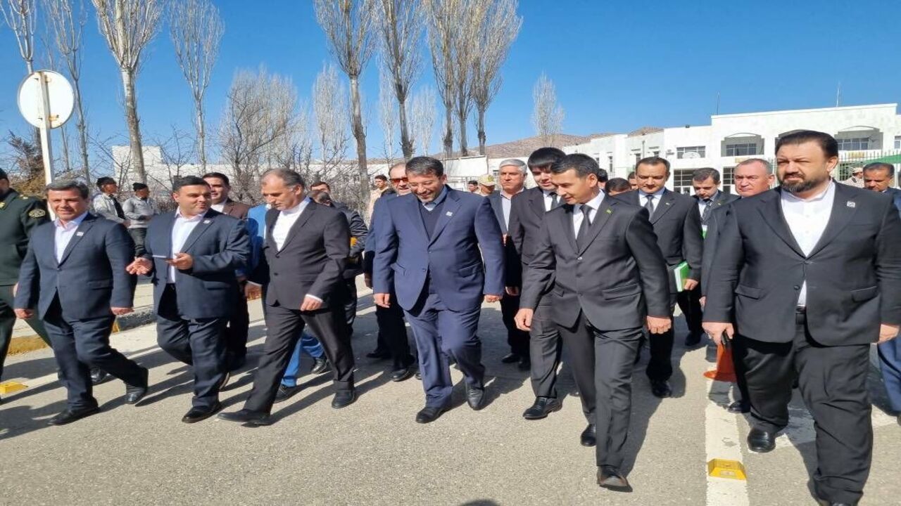برگزاری مذاکرات گمرکی بین ایران و ترکمنستان در مرز باجگیران خراسان رضوی