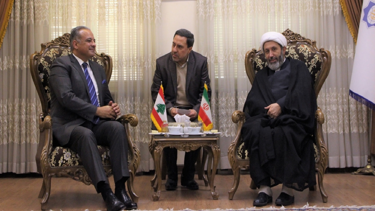 گسترش آگاهی در جامعه وظیفه اصلی ما است