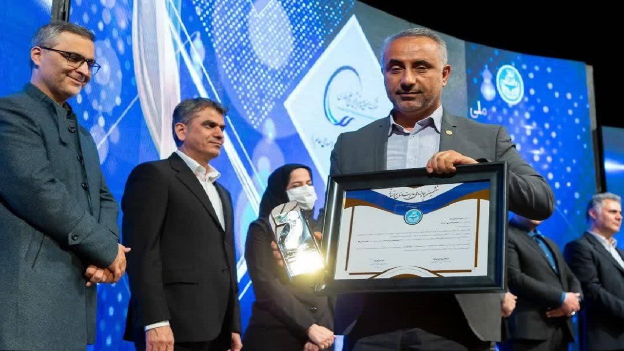 نشان سیمین B۴ به پتروشیمی بندر امام رسید