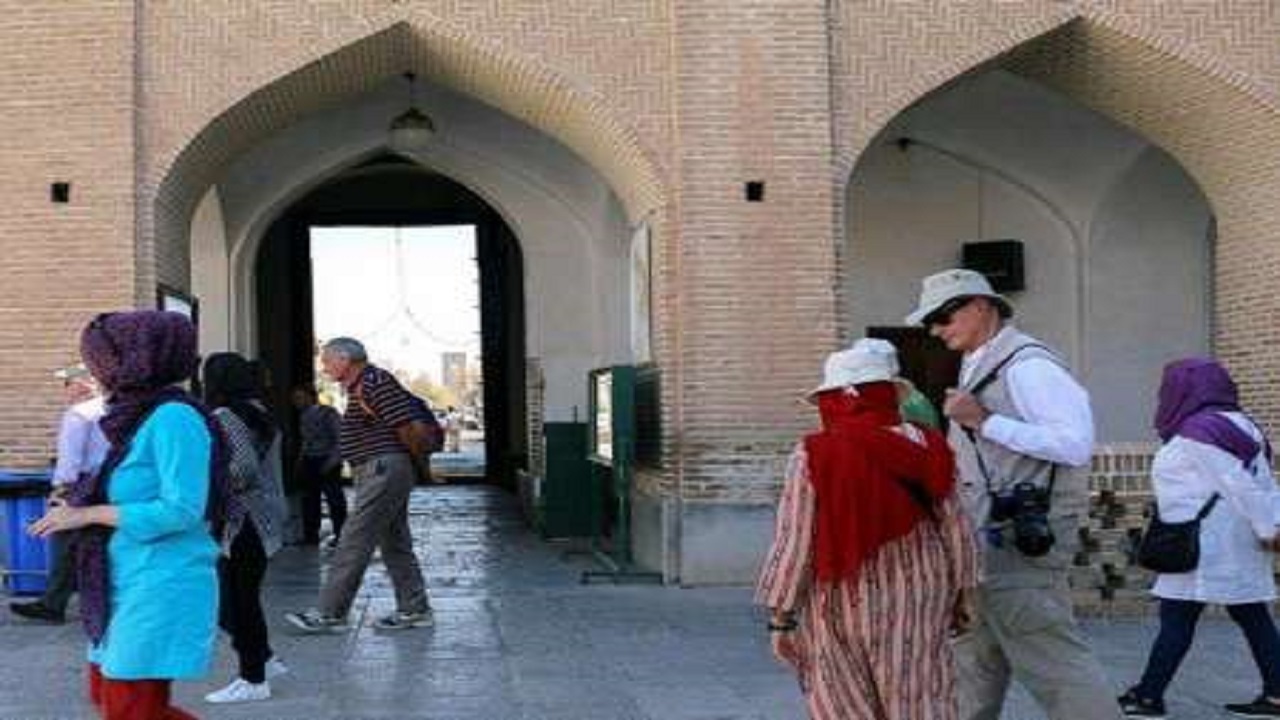 برخورد با فعالان غیرمجاز در حوزه گردشگری یزد