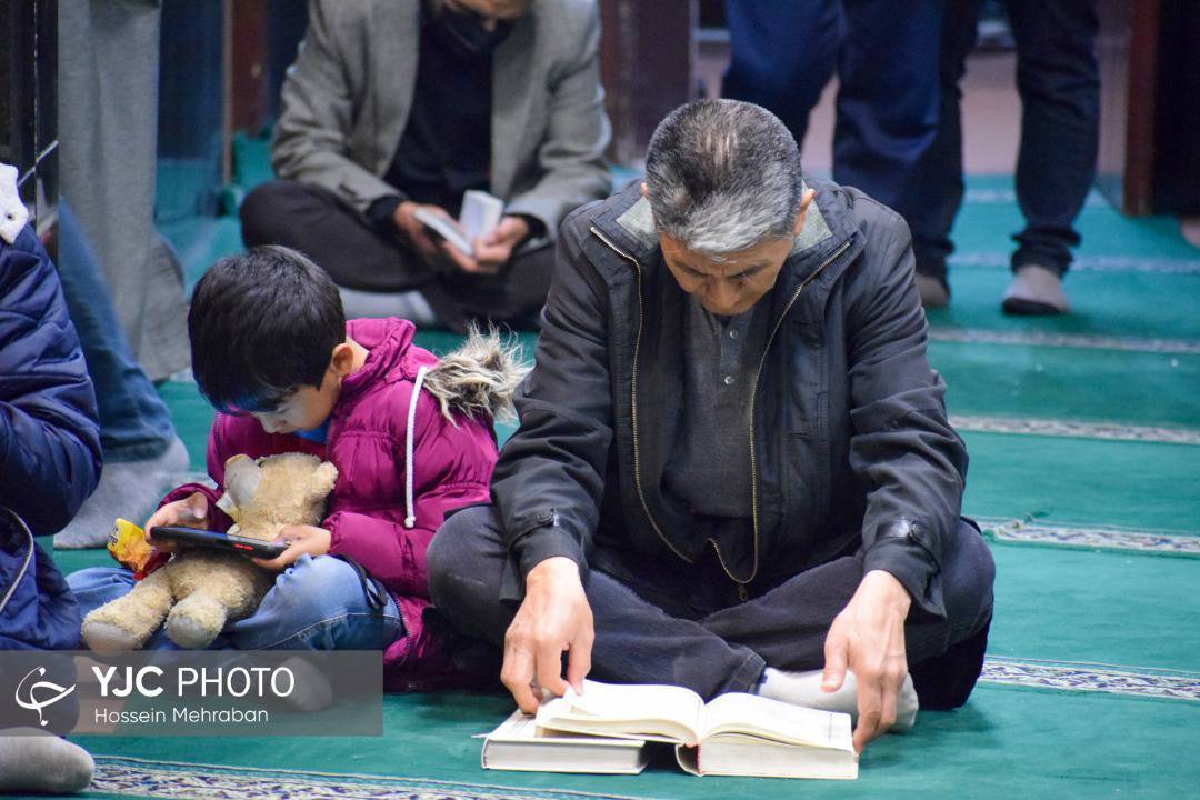 مراسم شب قدر در دانشگاه آزاد و فردوسی مشهد+ فیلم