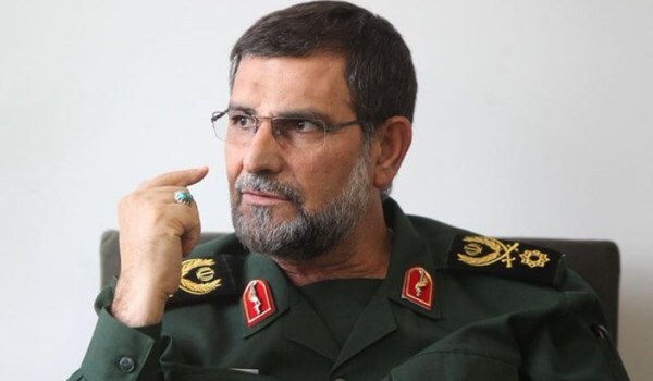 دشمن مرتب پیغام می‌دهد دست از انتقام خون حاج قاسم برداریم