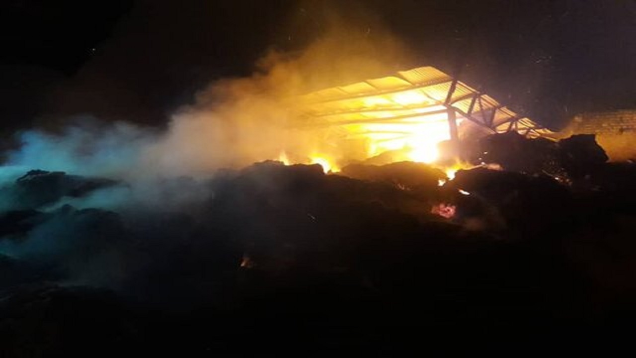 حریق کارخانه در جاده شاهین‌شهر