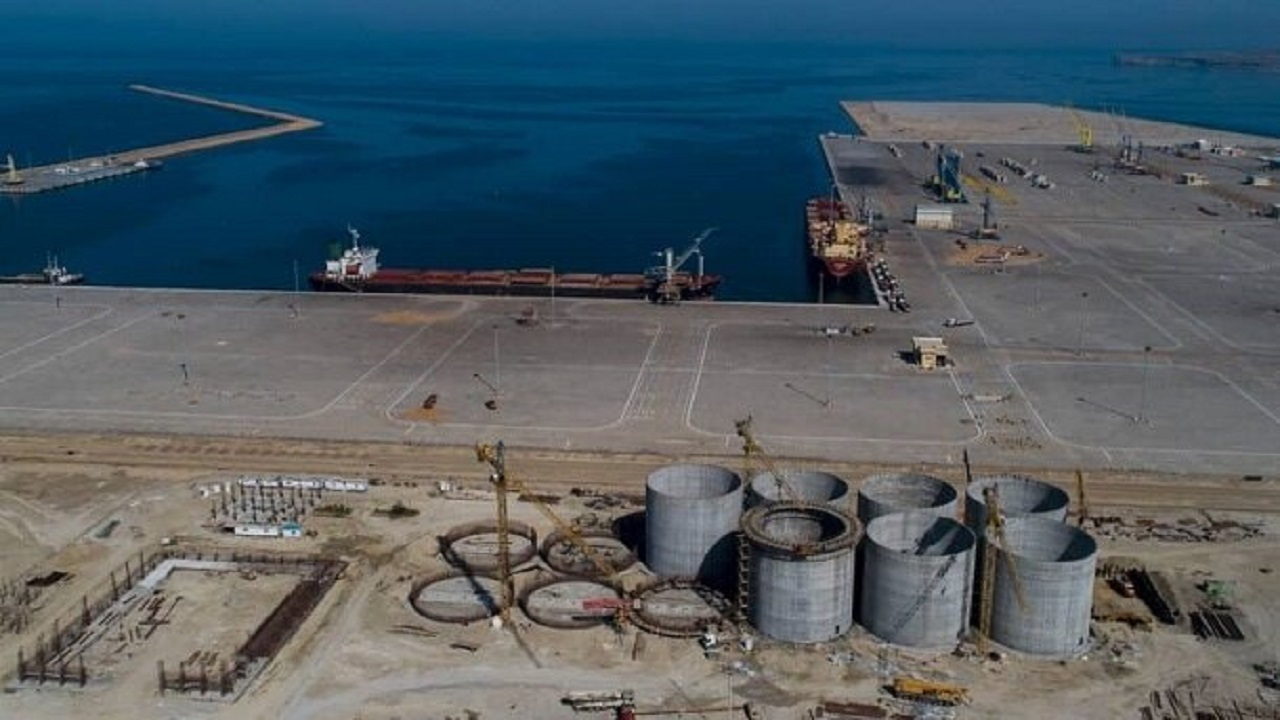 اتمام عملیات بتن ریزی سیلو‌های ۱۰۰ هزار تنی غلات بندر چابهار تا پایان اردیبهشت
