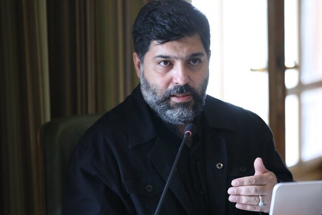شهردار تهران درباره قرارگاه جمعيت شفاف سازى كند