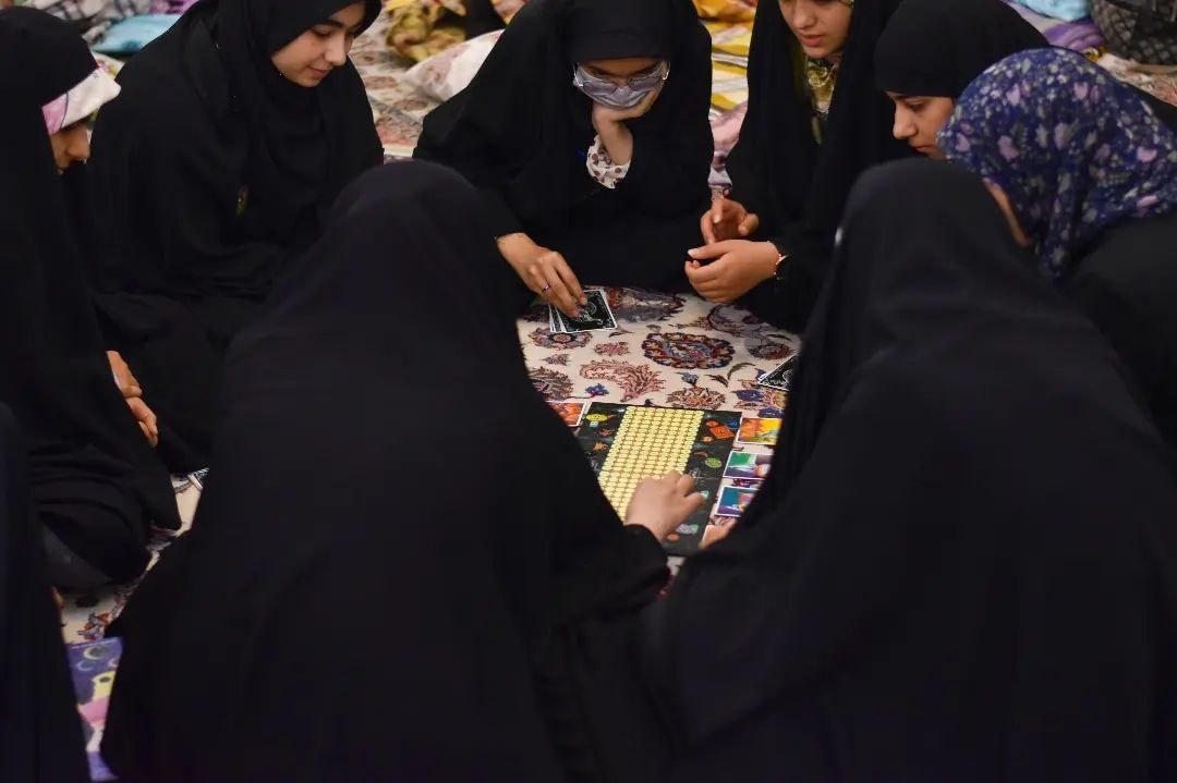 اقبال بلند علم آموزان مشهدی معتکف در زیر سایه امام رئوف(ع) +تصاویر