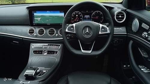 سدان مرسدس بنز E 350 2022 در مقابل آئودی A6 2022 + فیلم