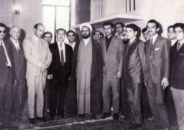 شهید مطهری در تبعید 