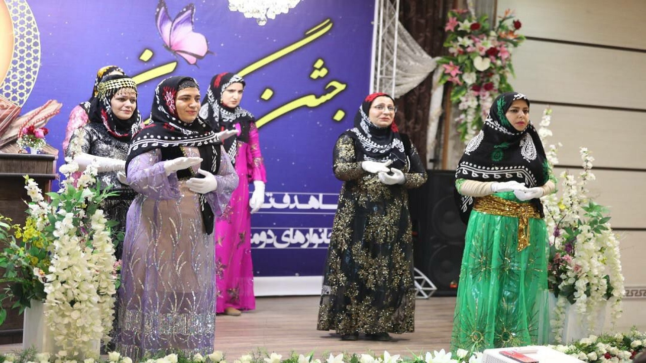 برگزاری جشن گلریزان مددجویان بهزیستی