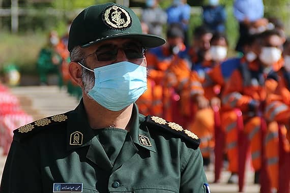 ۵۰۰ بسته معیشتی به پاکبانان شهر شیراز اهدا شد