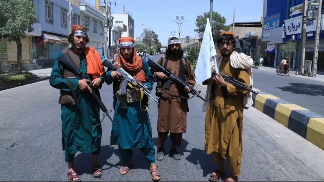 نیروهای طالبان افراد روزه دار را مجبور به روزه خواری کردند