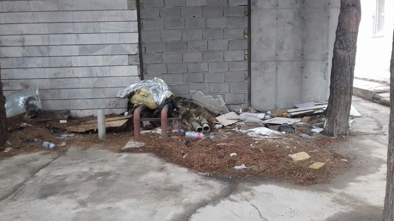 بیمارستانی در خرم آباد که محل تجمع زباله&zwnj;ها شد + فیلم