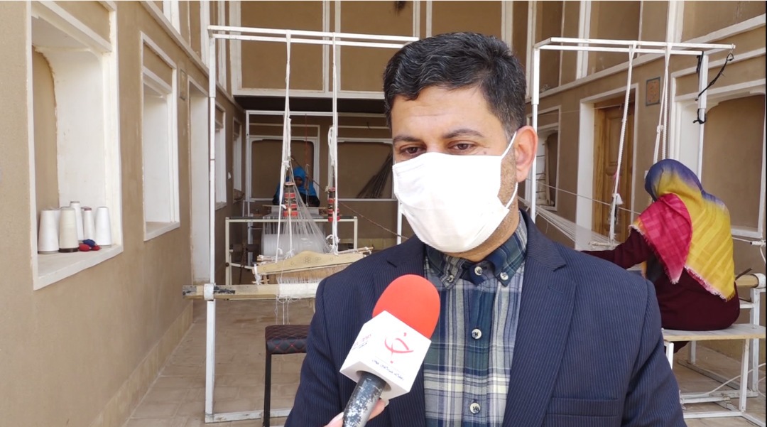 کاربافی هنری اصیل و دست بافت در شهرستان اردکان