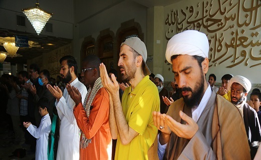 نماز عید فطر در قم اقامه شد +تصاویر