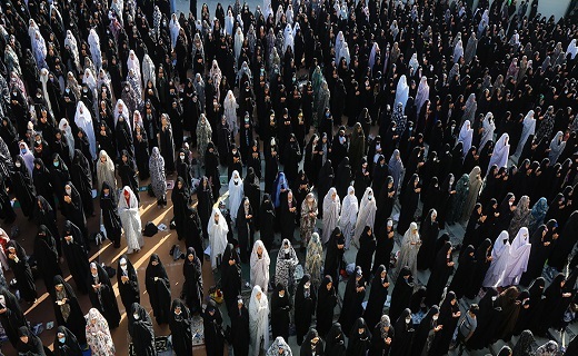 نماز عید فطر در قم اقامه شد +تصاویر