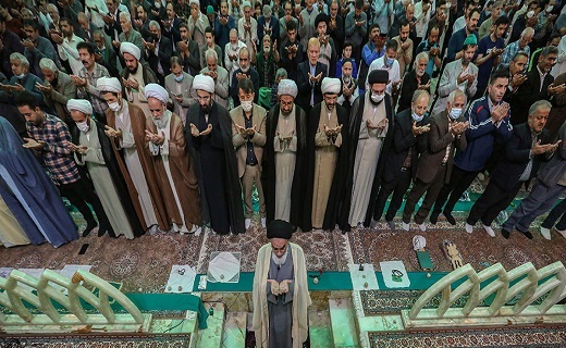 نماز عید فطر در قم اقامه شد +تصاویر