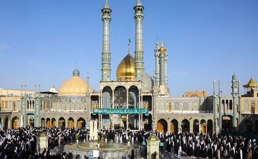 نماز عید فطر در قم اقامه شد +تصاویر