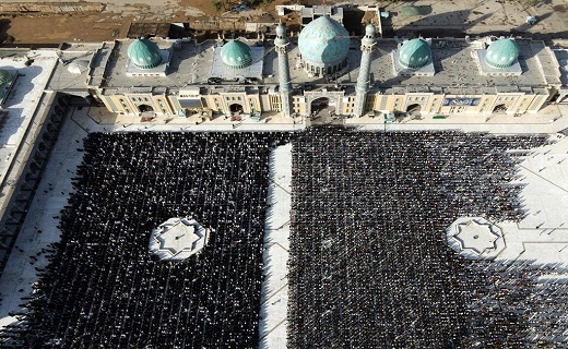 نماز عید فطر در قم اقامه شد +تصاویر
