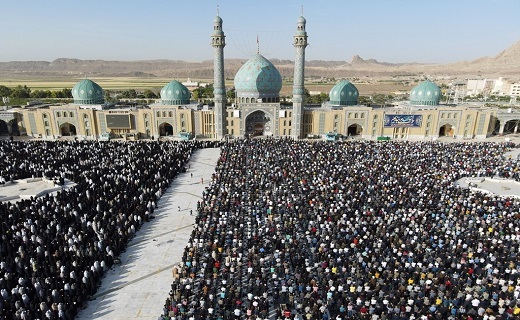 نماز عید فطر در قم اقامه شد +تصاویر