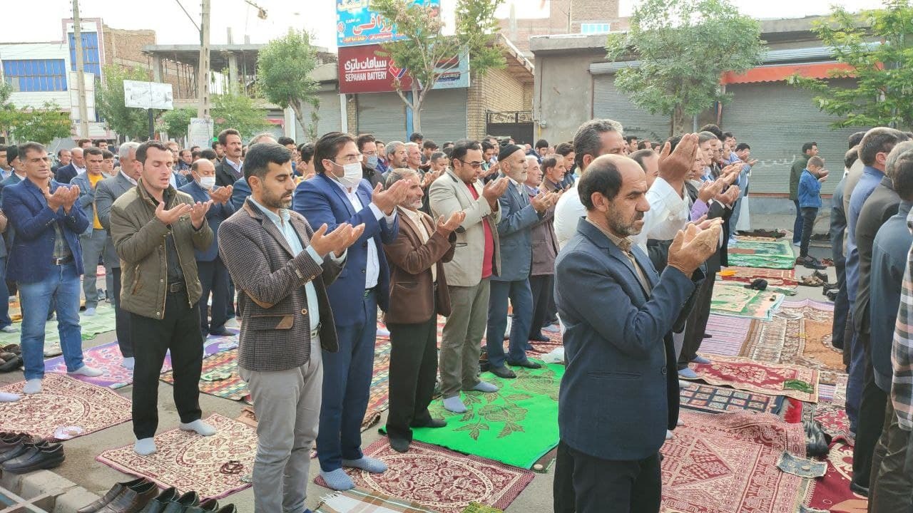 صف آرایی روزه داران در نماز عید فطر + فیلم و تصاویر
