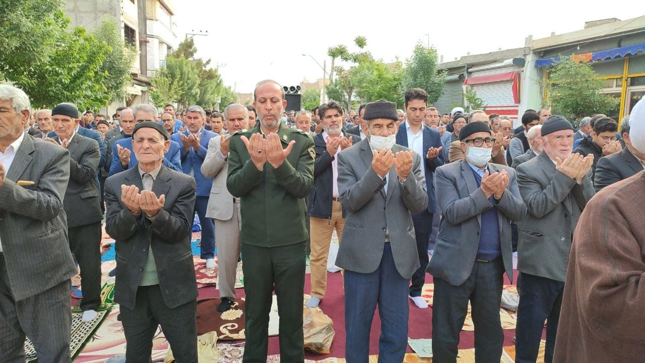 صف آرایی روزه داران در نماز عید فطر + فیلم و تصاویر