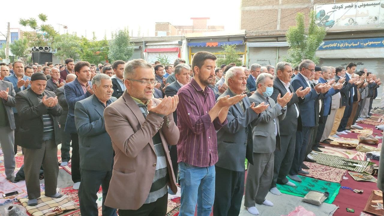 صف آرایی روزه داران در نماز عید فطر + فیلم و تصاویر