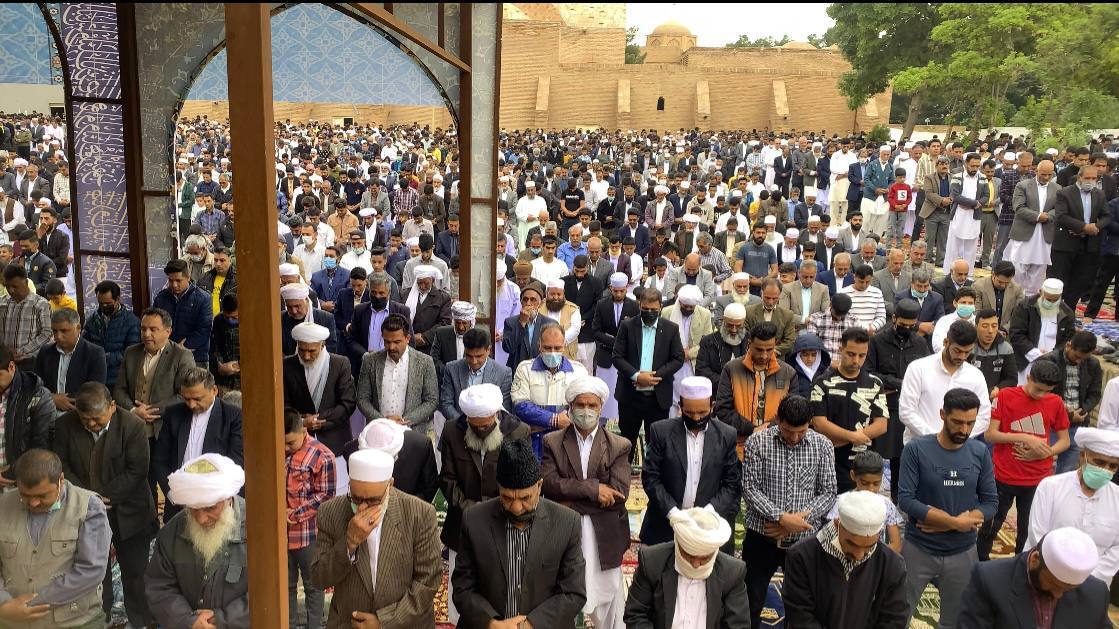 نماز باشکوه عید فطر در حرم مطهر رضوی اقامه شد