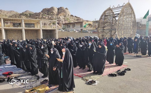 اقامه نماز عید فطر در استان یزد+ تصویر
