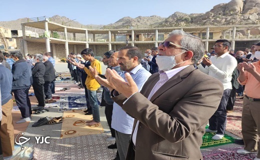 اقامه نماز عید فطر در استان یزد+ تصویر