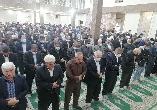 اقامه نماز عید فطر در شهرهای آذربایجان غربی