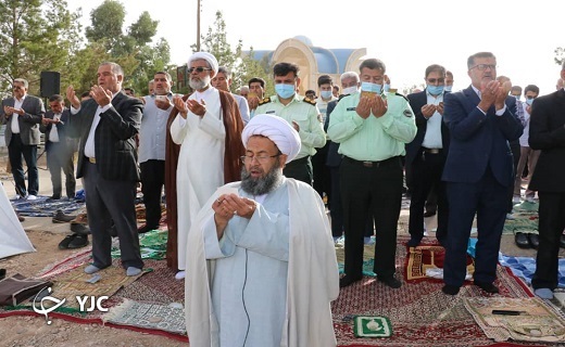اقامه نماز عید فطر در استان یزد+ تصویر
