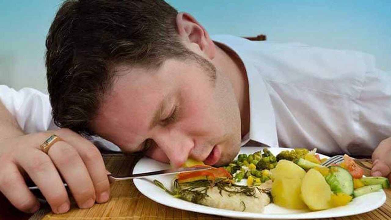 اگر بعد از ناهار نیاز به چرت دارید، بخوانید