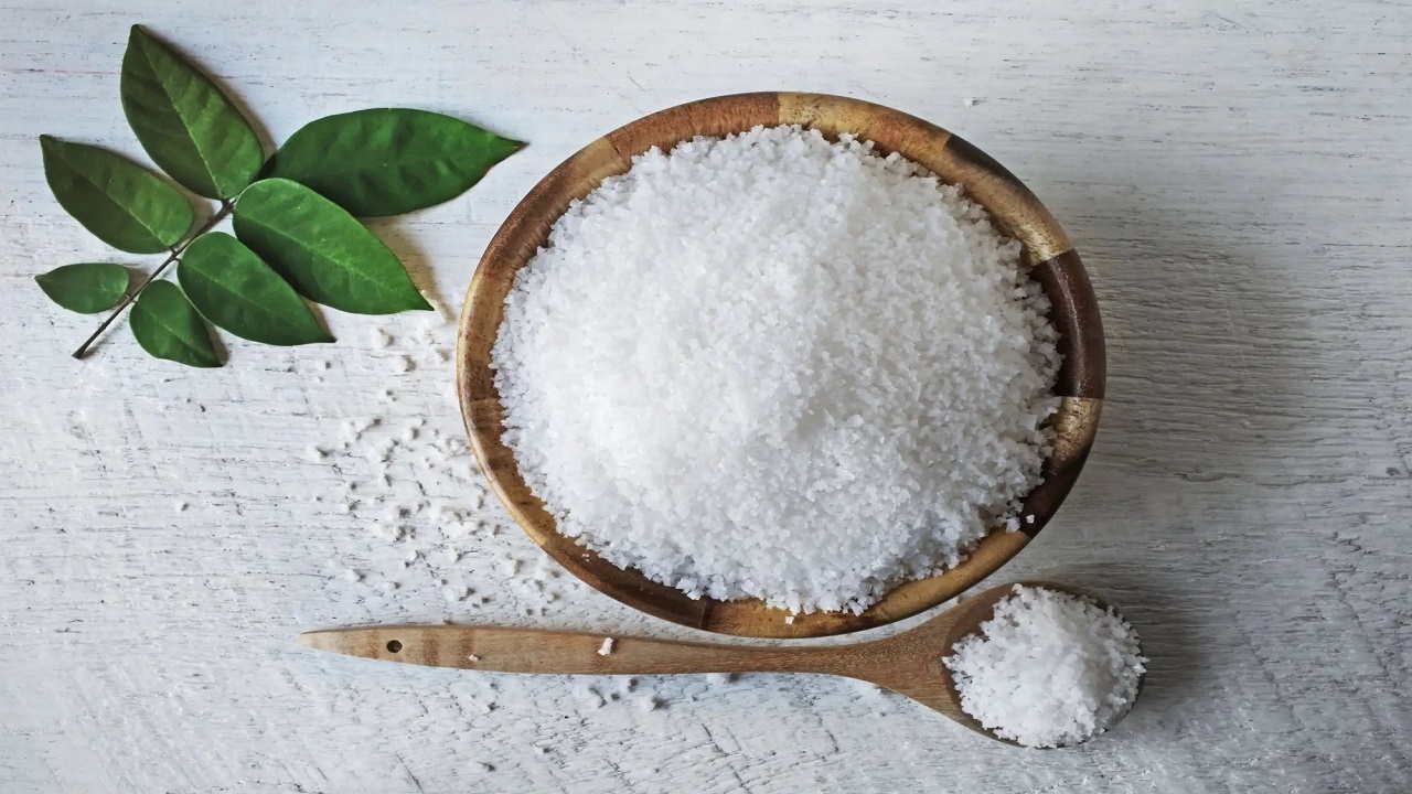 چرا اول و آخر غذا باید نمک بخوریم؟