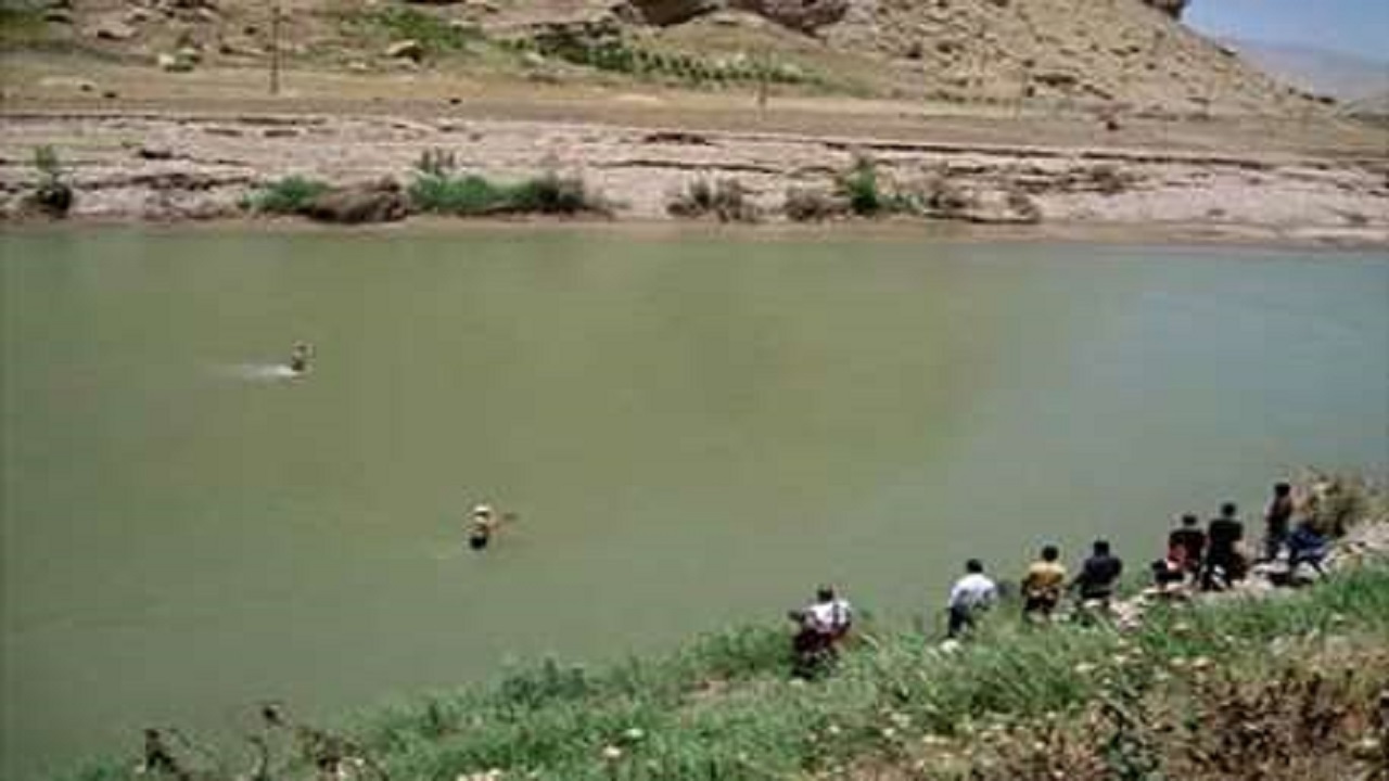 سقوط پژو پارس در رودخانه خرسان لردگان+ فیلم