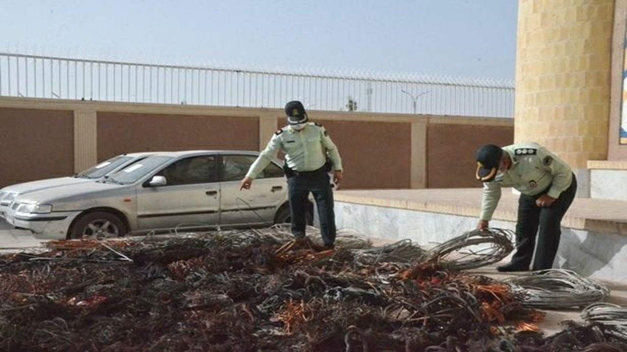 دستگیری ۴ سارق با ۱۰۰ فقره سرقت در رفسنجان