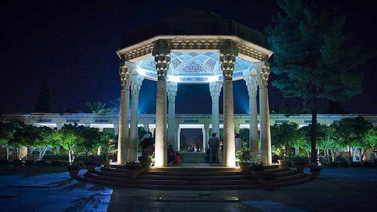 رونمایی از تندیس شاعر آلمانی در حافظیه + فیلم
