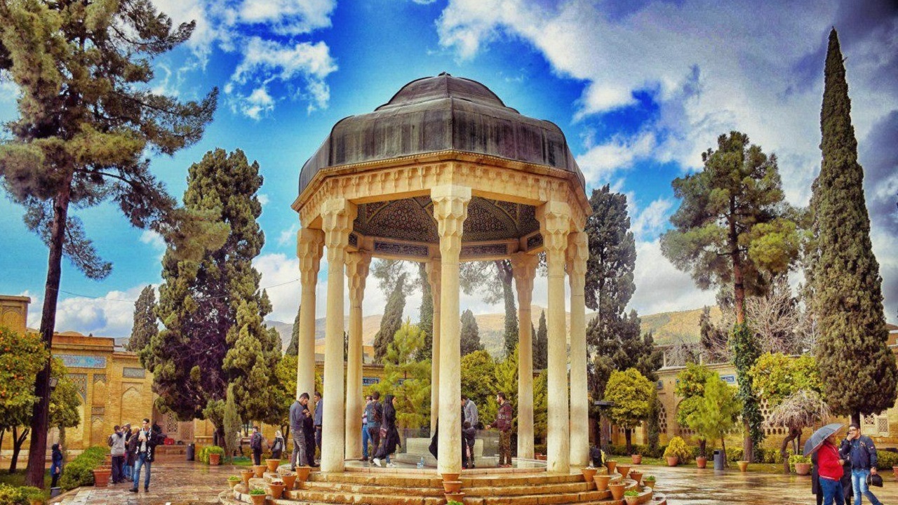 نیمه بهار بهانه‌ای برای گرامیداشت شهر شیراز
