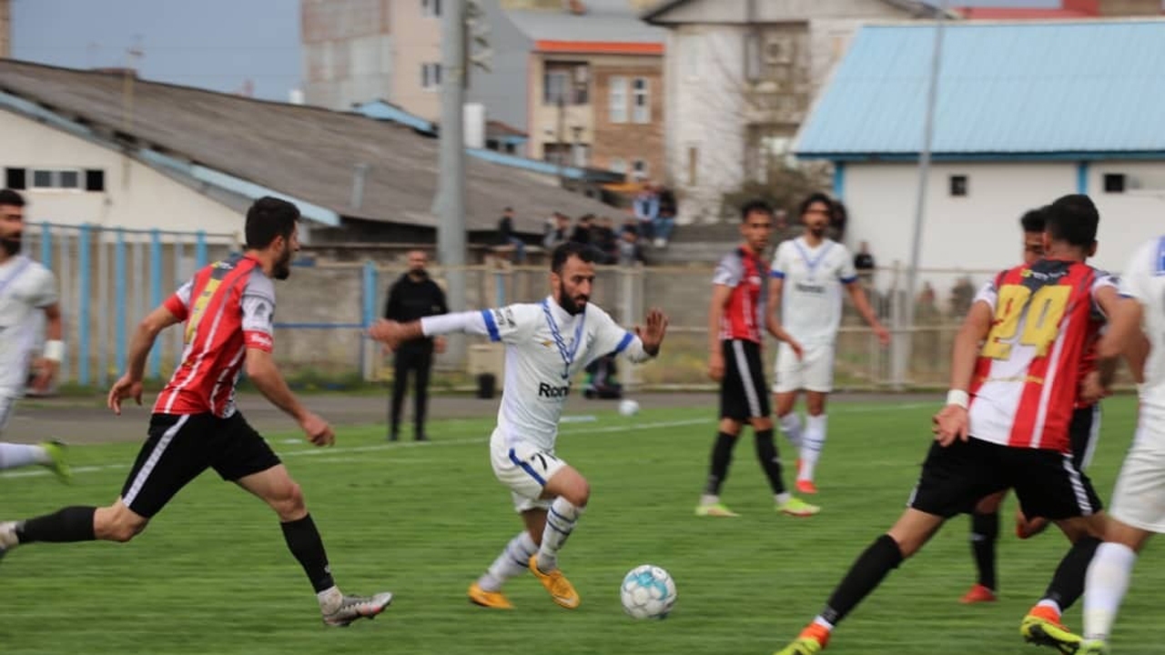 رایکا روی دور بردن افتاد
