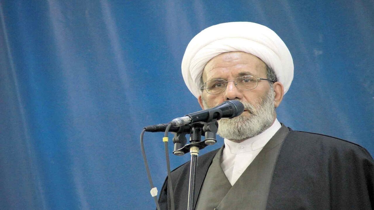 مسئول مردمی باید خودساخته و مسلط به نفس باشد