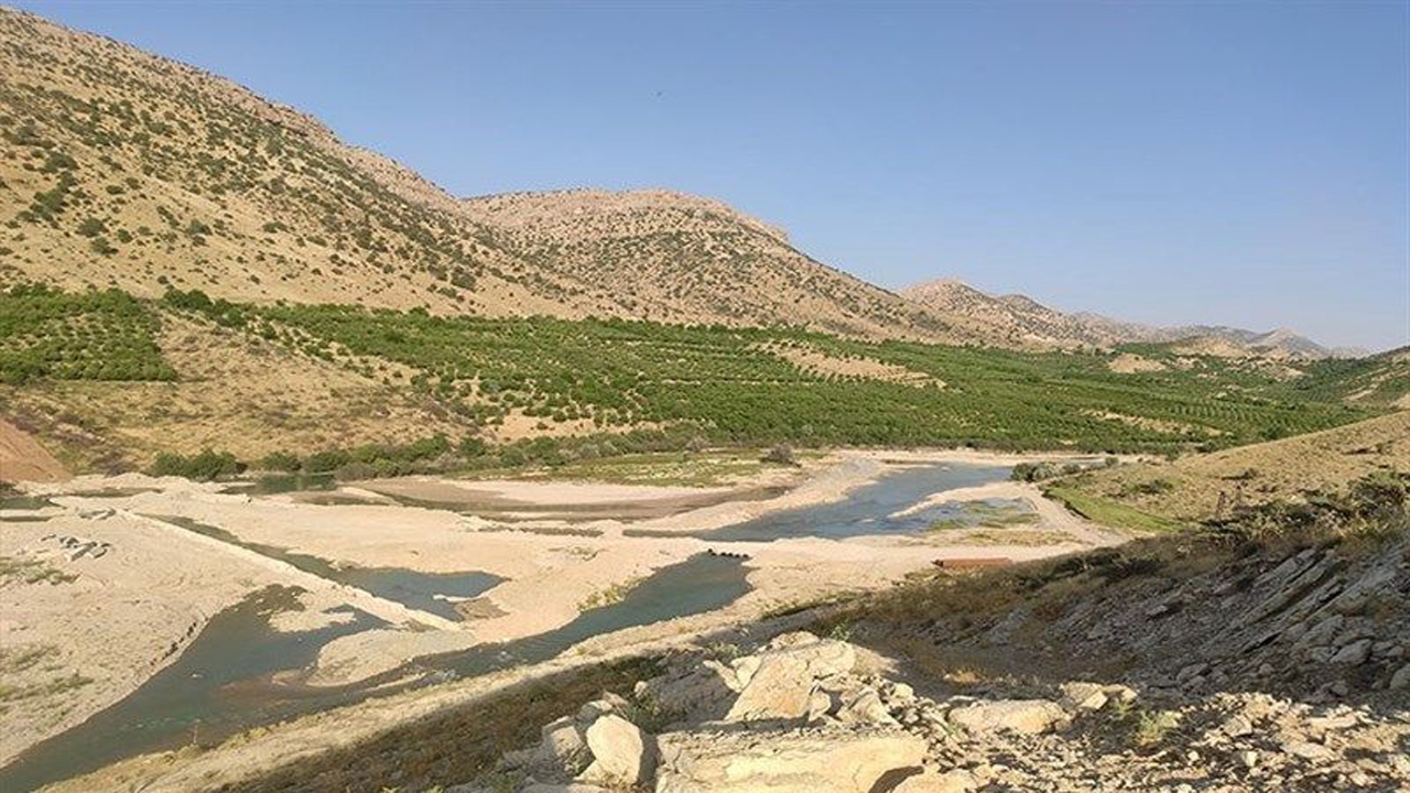 خواب زمستانی یک طرح؛ سد تنگ سرخ که روبان بهره برداری را ندید
