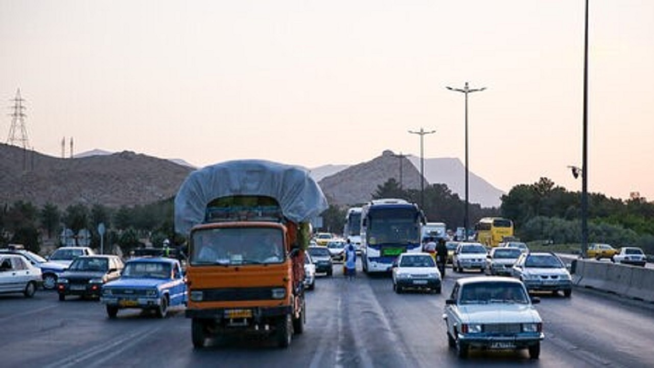 ترانزیت بار و مسافر در دست انداز فرسودگی جاده‌ها