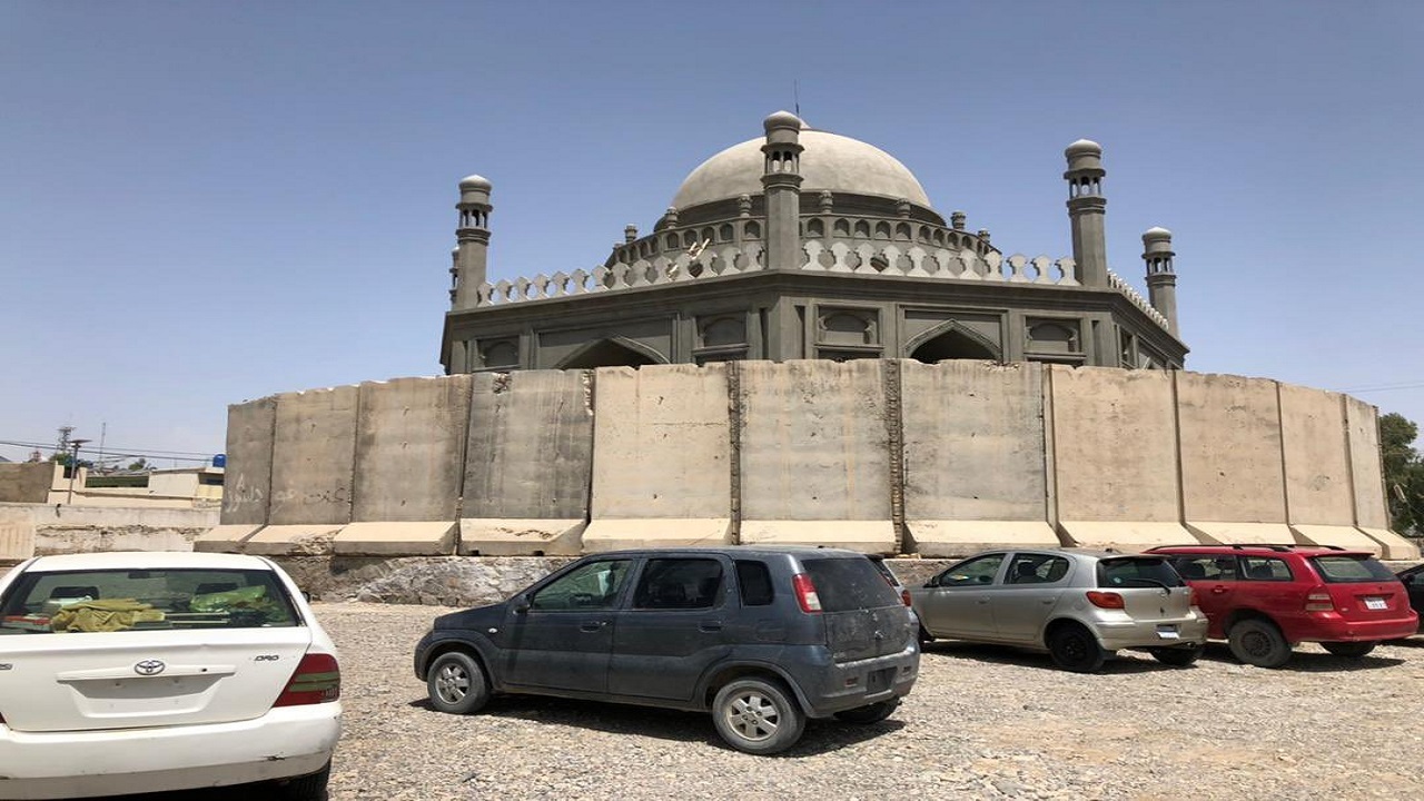 طالبان: از آرامگاه جنرال عبدالرازق محافظت می کنیم